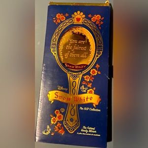 Besame snow white vanity mirror. Rare item. Disney.